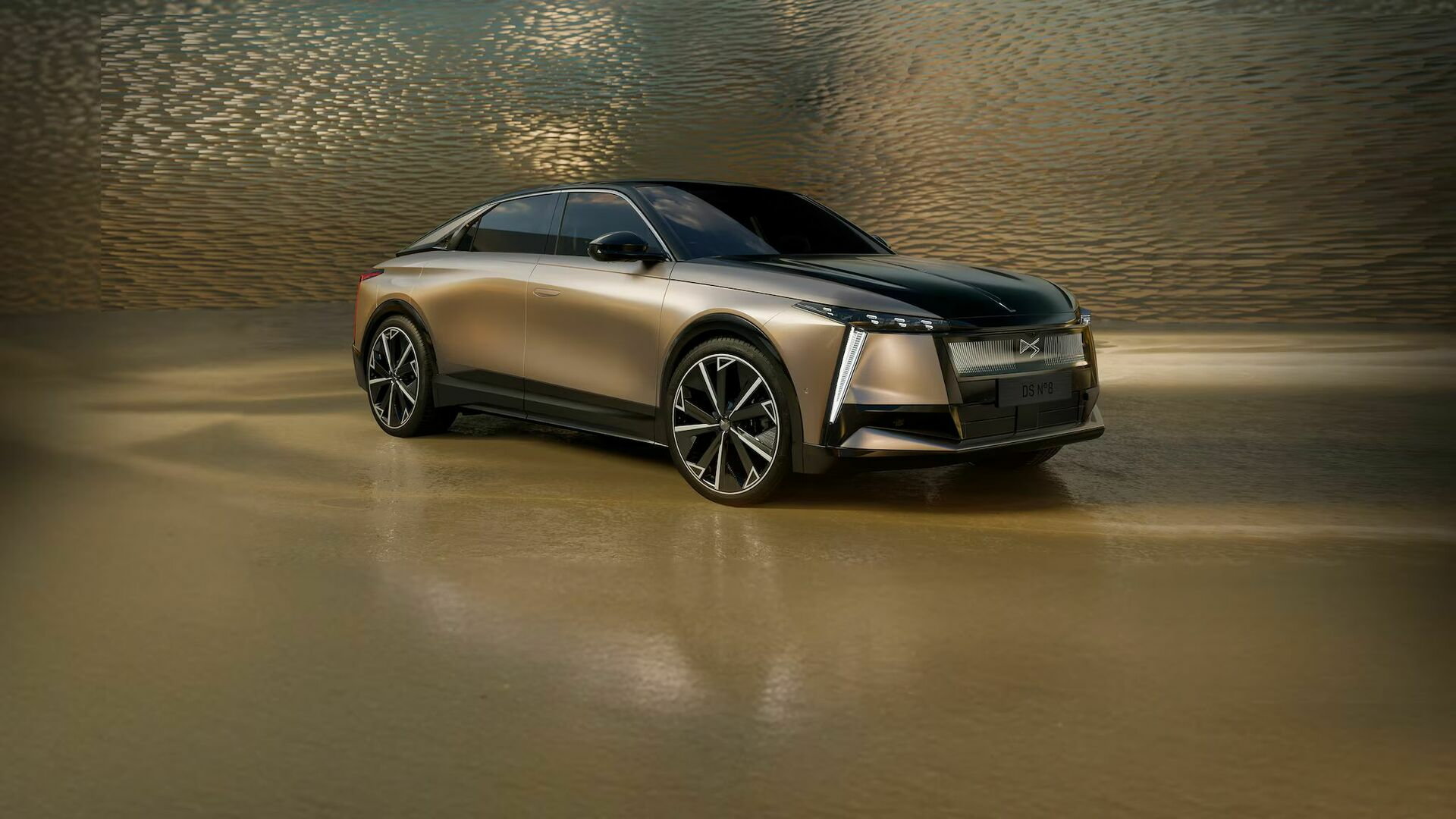 DS Automobiles N°8 FWD Long Range 2025 - Image 1