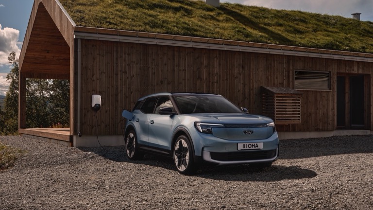 Ford Explorer Standard Range RWD 2024 - Image 2