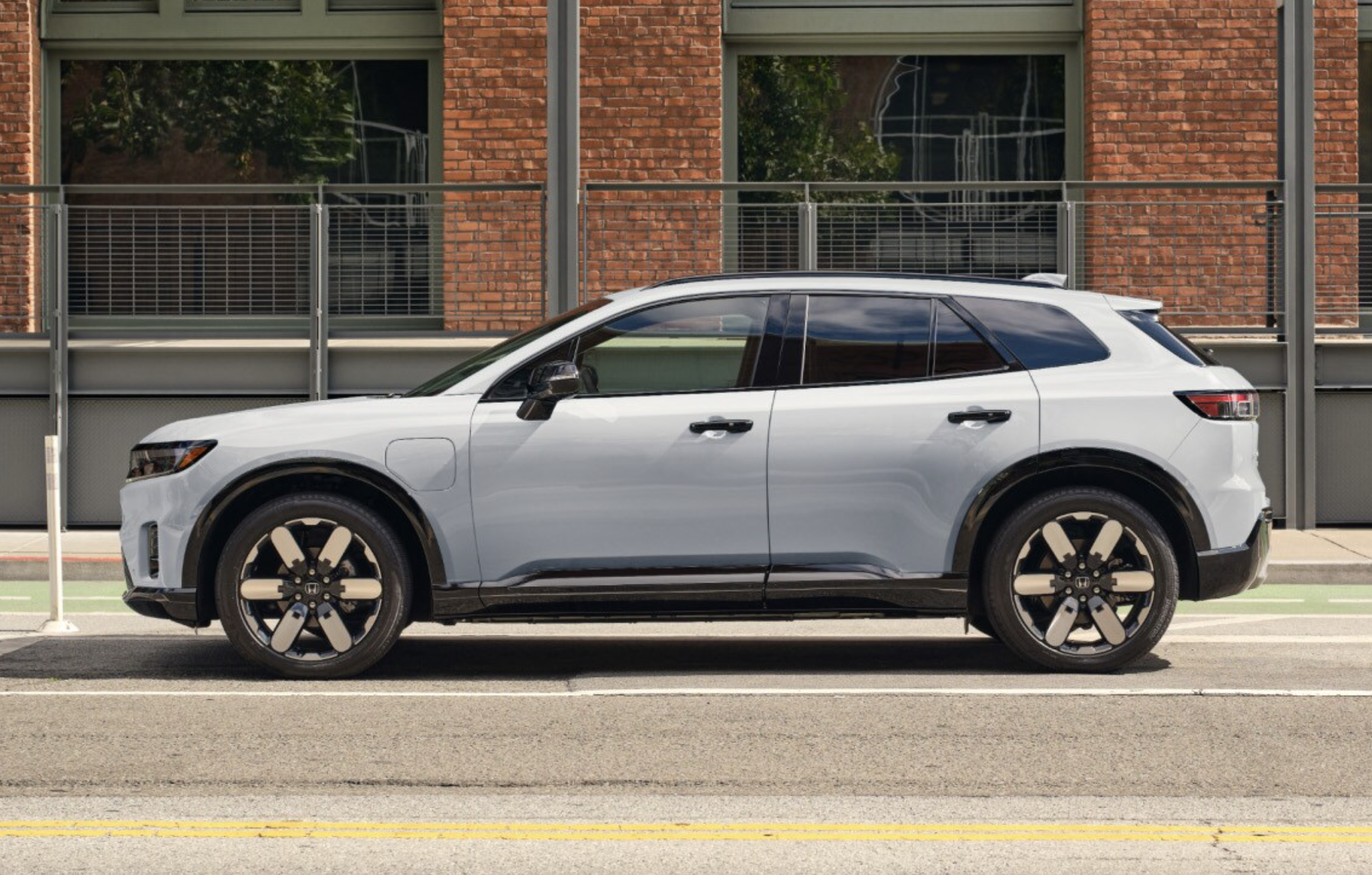 Honda Prologue EX 2WD view 2