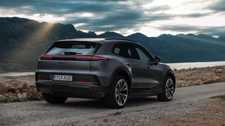 Porsche Cayenne Electric 2026 - Image 2