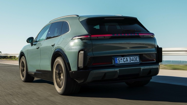 Porsche Cayenne Turbo Electric 2026 - Image 2