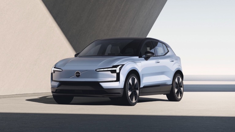 Volvo EX30 P5 Long Range (2024)